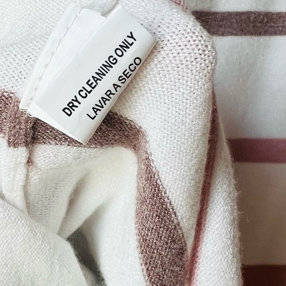 NWOT {Magnolia Boutique} Sweater - Picture 5 of 5